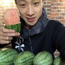 云南吃瓜事件网红视频,网红视频引发的网络热议