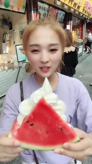 网红吃瓜小姐姐微博,网红吃瓜小姐姐微博揭秘娱乐圈幕后故事