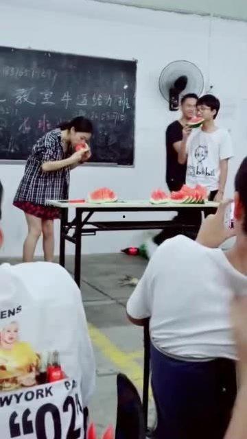 女老师吃网红瓜,揭秘网红圈幕后故事