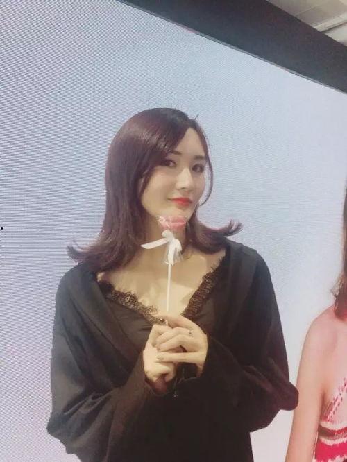 吃瓜网红学妹是谁,吃瓜网红学妹的真实身份与走红历程